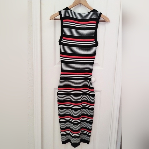 Sleeveless striped Sweater Dress - Picture 4 of 5